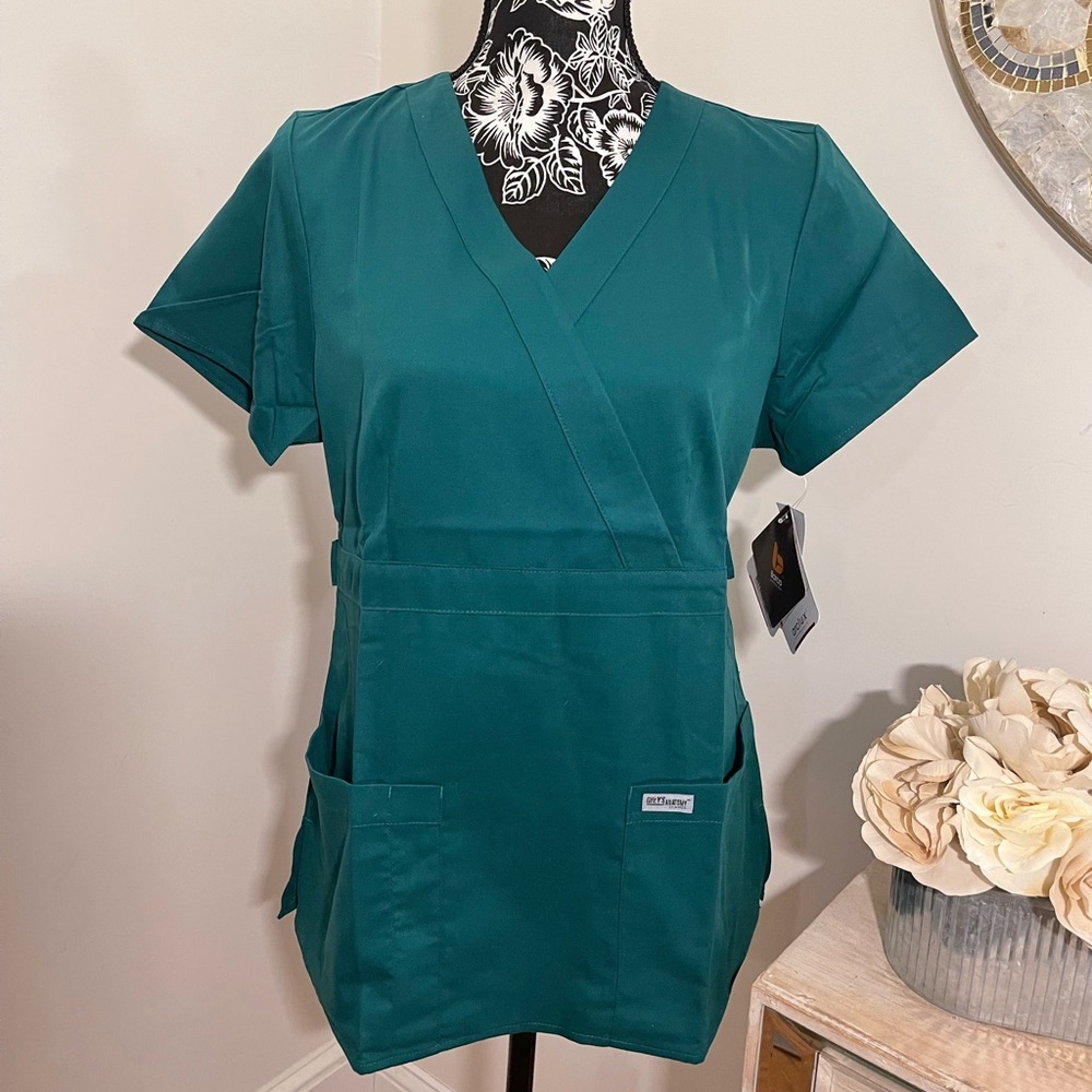 NWT Greys Anatomy Professional Wear Top 🩺🩺🩺